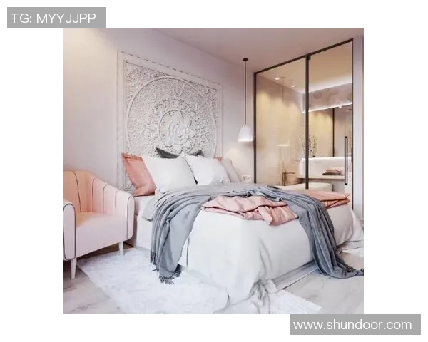 足球明星床头摆台的独特魅力与个性化装饰风格解析